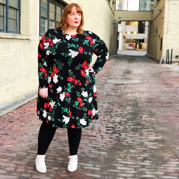 Old Navy Dresses & Skirts - Long sleeve floral swing dress